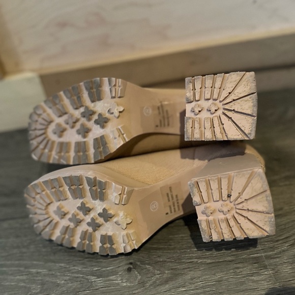 Beige Solid Color, Square Toe, Retro Block Heel Platform - Picture 6 of 7